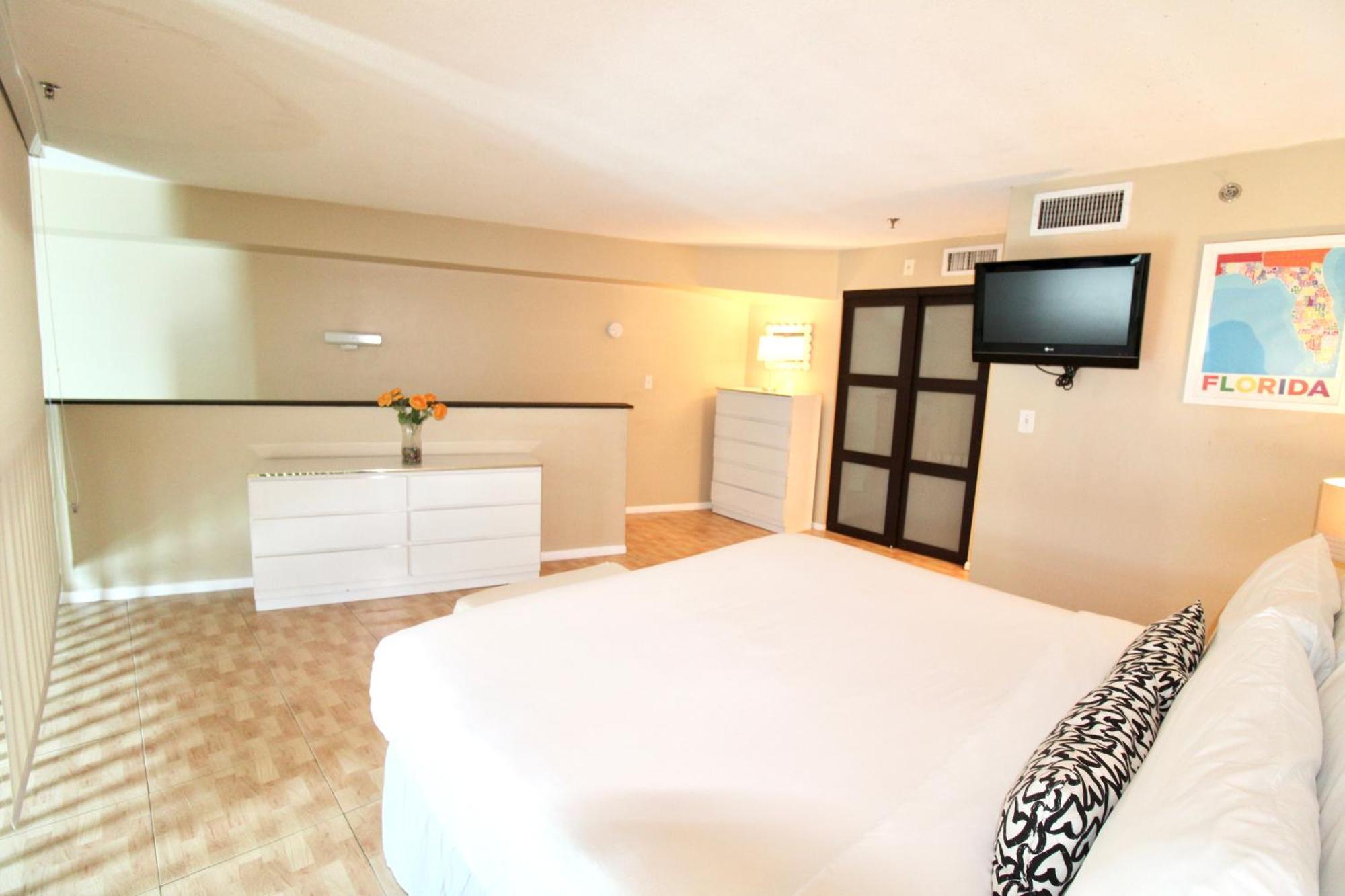 Castle L1 Double-Loft Condo With Beach Access, Pool, Tennis And Free Parking! Miami Beach Exterior photo